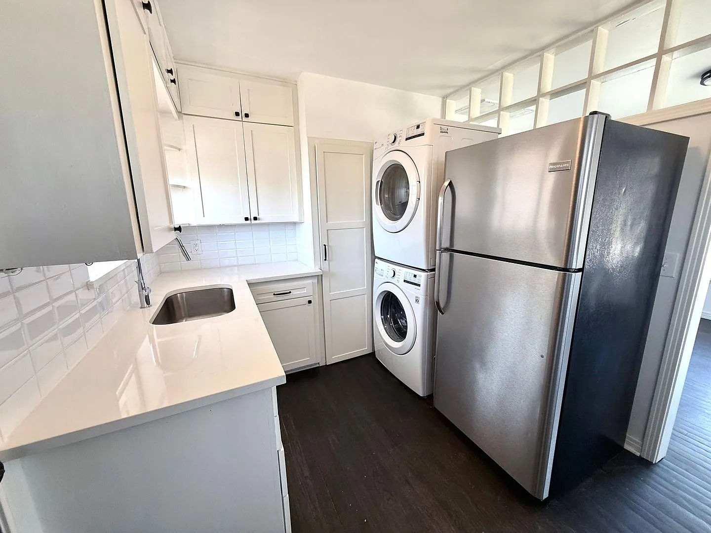 Updated 1BD 1BA Home in Douglas Place!! — Photo 4