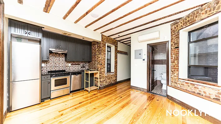 Rented by Nooklyn NYC LLC | media 4