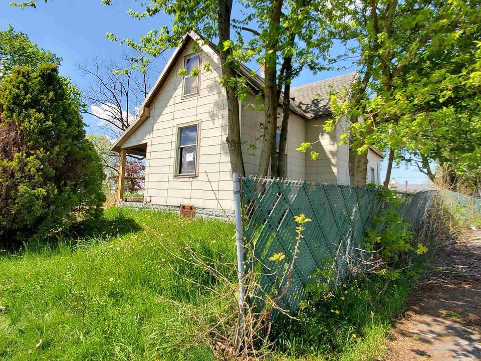 2nd image of 2718 S Adams St