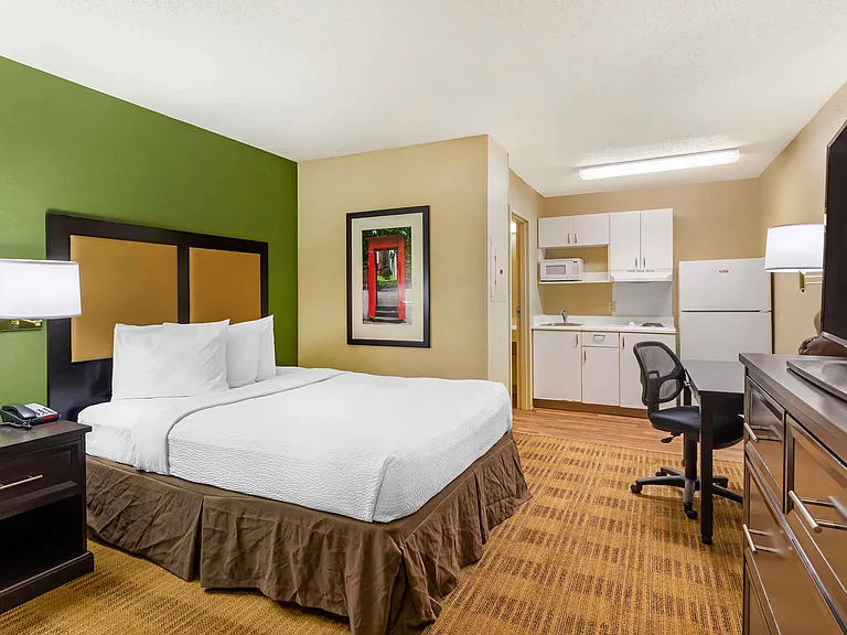 Studio Suite - 1 Queen Bed