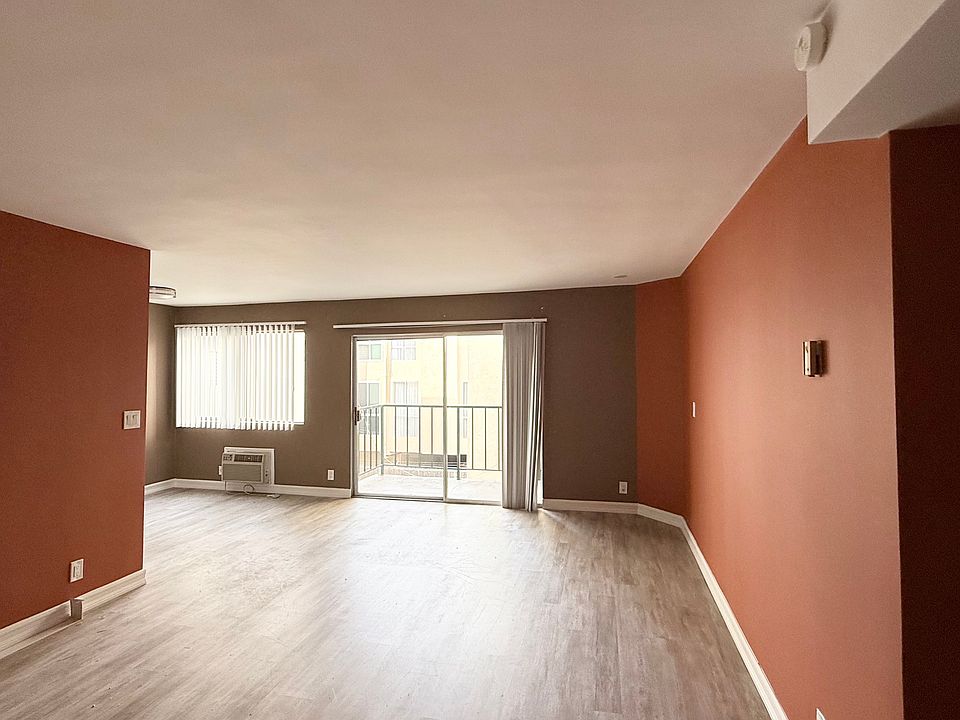 1st image of 1209 N Kings Rd #209