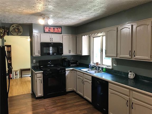 5th image of 100 Pleasantside Dr