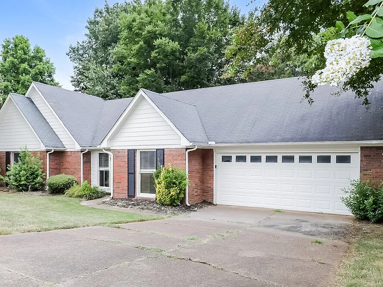 488 Mysen Dr — Photo 3