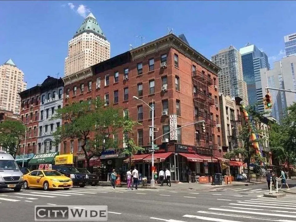 441 W 51st St #4W