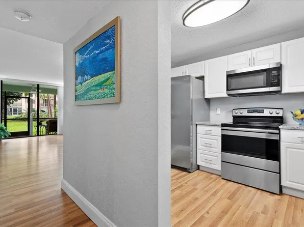 4760 Lucerne Lakes Boulevard W #105, Lake Worth, FL 33467