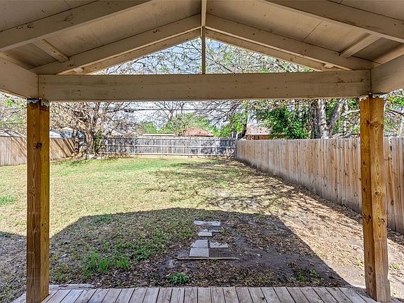 5th image of 824 Mirike Dr