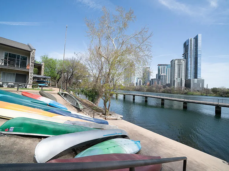 500 E Riverside Dr #242 — Photo 3