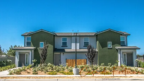 5860 W Santa Ana Ave Photo 1