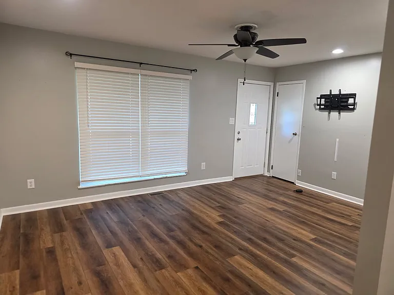 1505 Elizabeth Dr — Photo 5