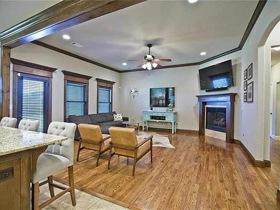 4th image of 5801 W Murfield Dr