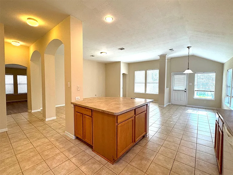3011 Sunchase Ct — Photo 5