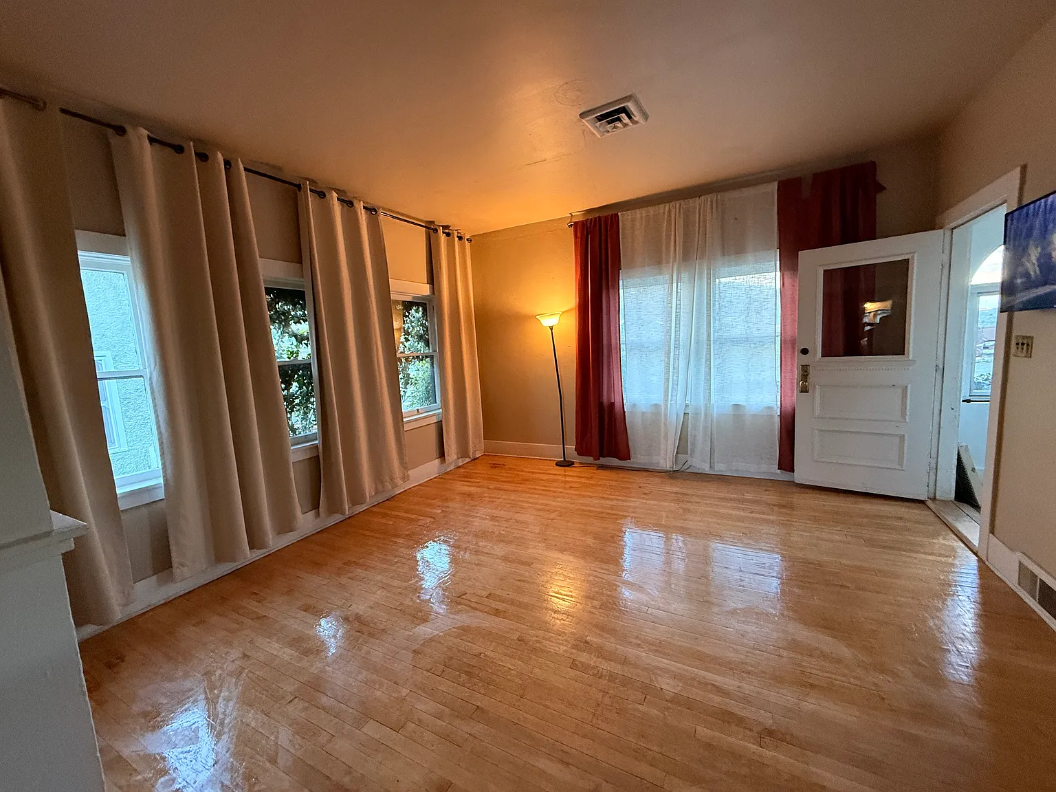 2 bed, 1120 sqft, $1,700 — Photo 4
