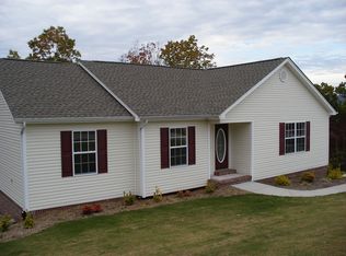 1049 Trojan Run Dr, Soddy Daisy, TN 37379