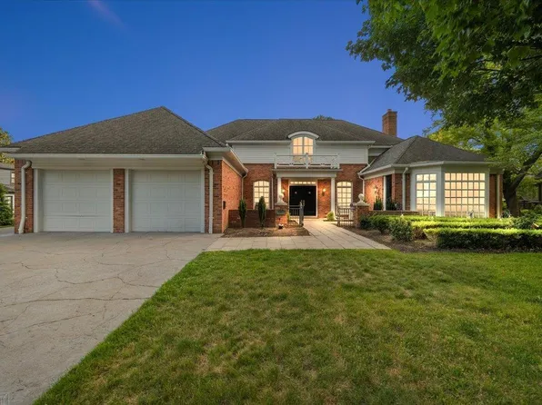 161 Lothrop Rd, Grosse Pointe Farms, MI 48236