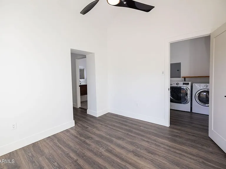 326 N 17th Dr — Photo 135
