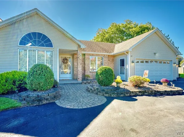 103 Pointe Vintage Dr, Rochester, NY 14626