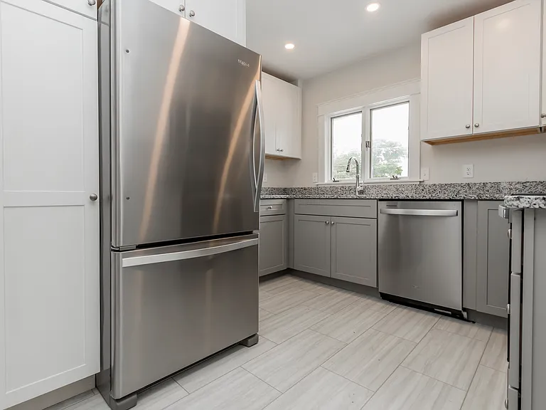 206 Pine St #2 — Photo 13