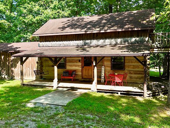 2nd image of 285 Parkside Ln