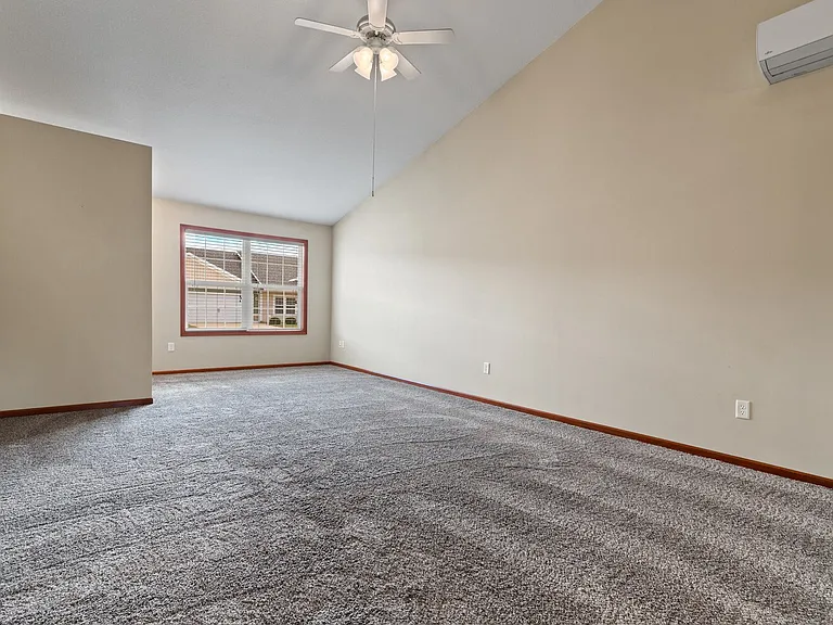 Perry Creek Townhomes - Midland, MI — Photo 26