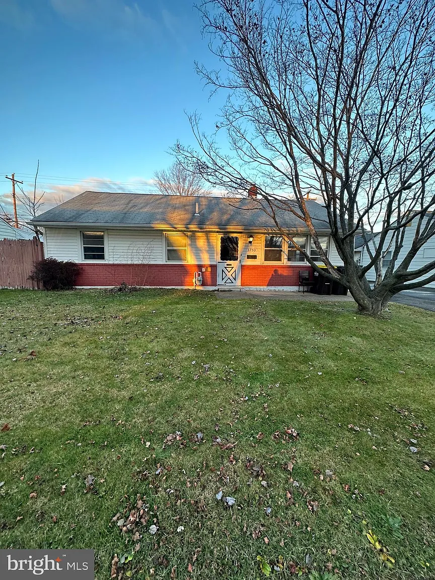 3753 Dresher Rd photo 1