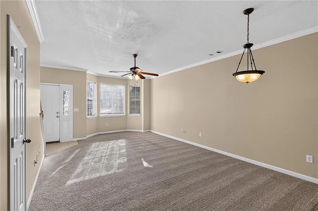 2 bed, 2.5 bath, 1274 sqft, $2,240 — Photo 3