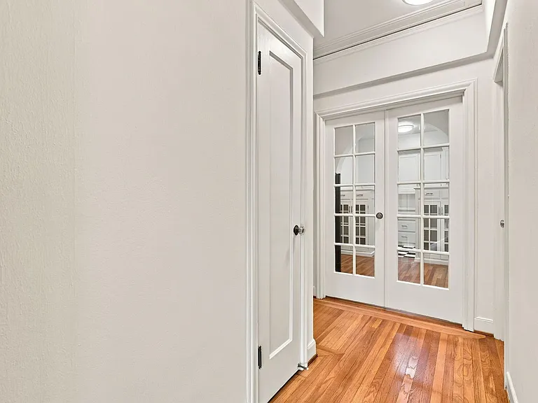 1850 Clay Street Apartments — Photo 11