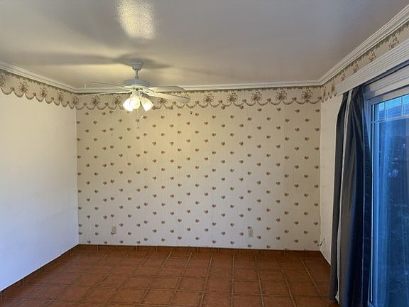 5th image of 222 N R St