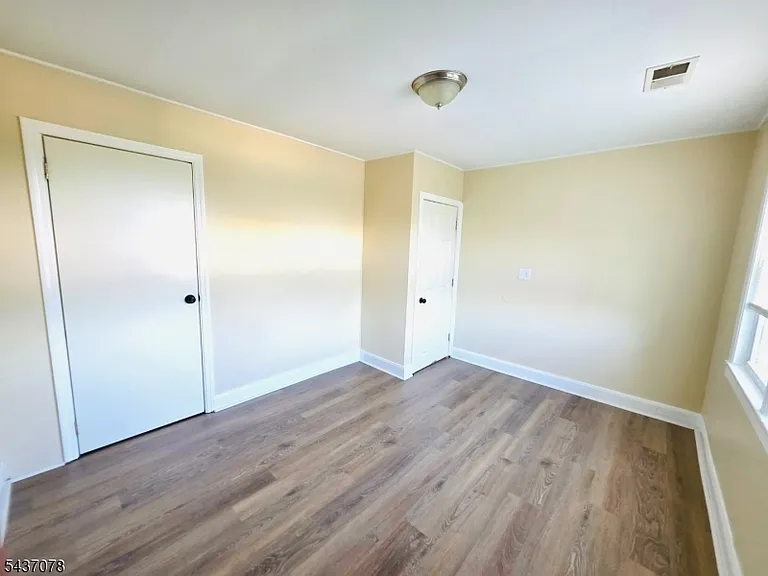 7 Jefferson Ave — Photo 2