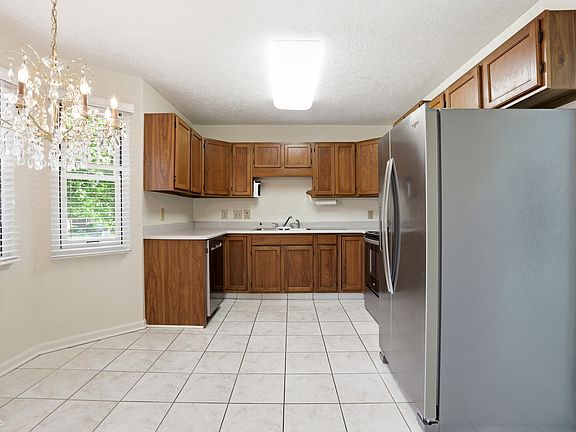 5th image of 5201 Greenwillow Rd