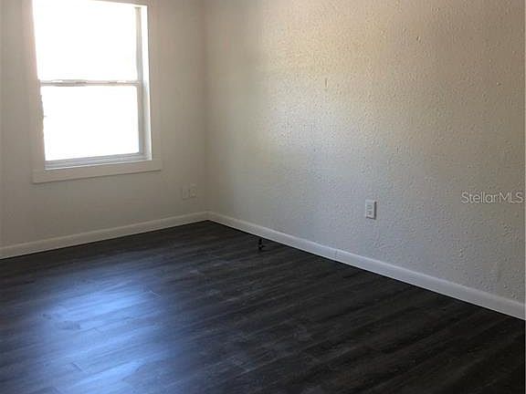 5th image of 803 Vine Ave