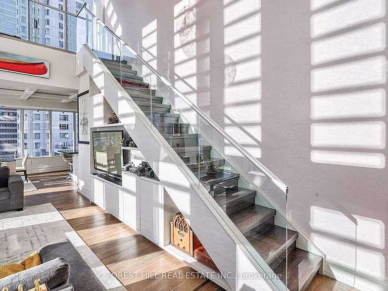 8 Colborne St #Penthouse 2701 — Photo 10