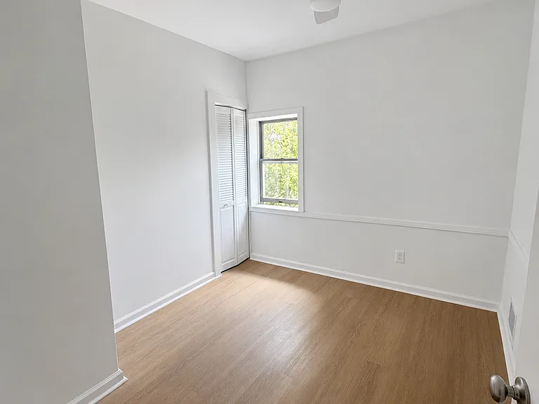 213 Vernon St — Photo 10