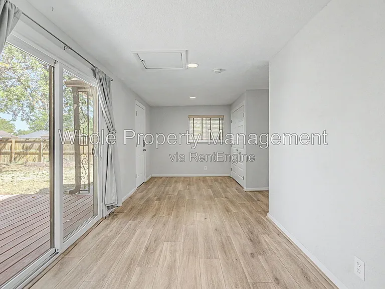 2991 Hudson St — Photo 12
