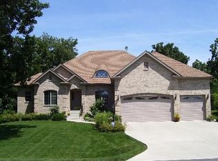8724 Shade Tree Cir, Crystal Lake, IL 60014