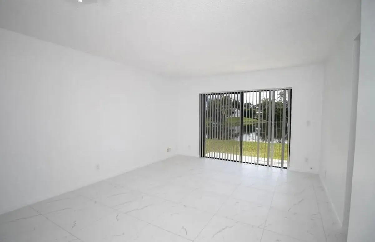 2 bed, 2.0 bath, 1000 sqft, $2,250 — Photo 4