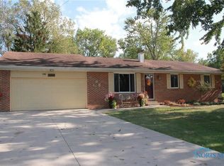801 Lake Shore Dr, Pioneer, OH 43554