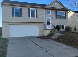 14553 Grebe St, Bennington, NE 68007