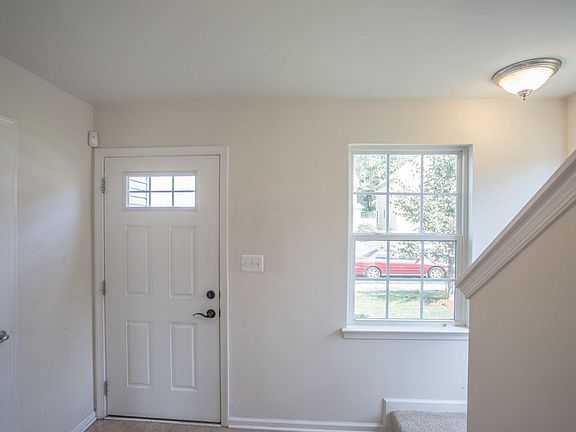 4th image of 161 King Edward Ct