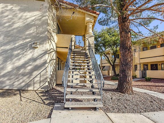 5th image of 1105 N Buffalo Dr APT 202