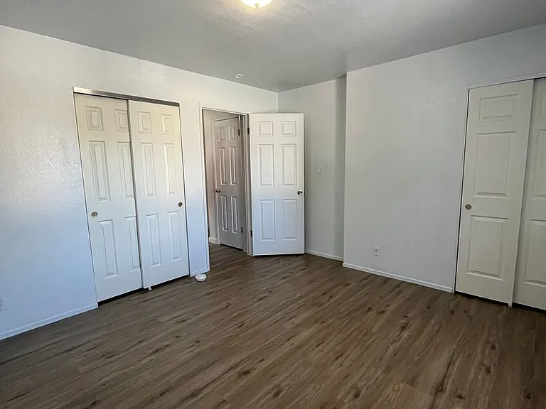 415 W J St — Photo 11