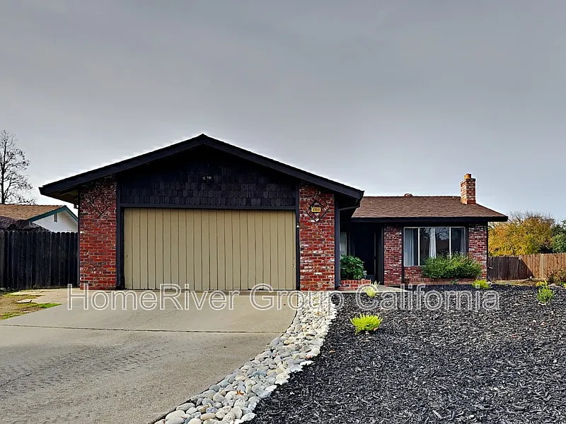 1753 Klamath River Dr photo 1