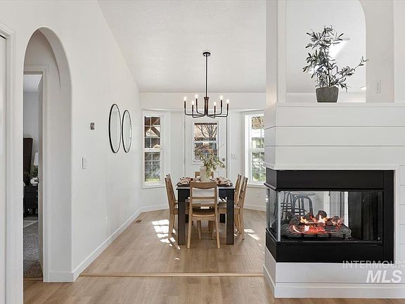 2nd image of 2564 Eastgate Dr