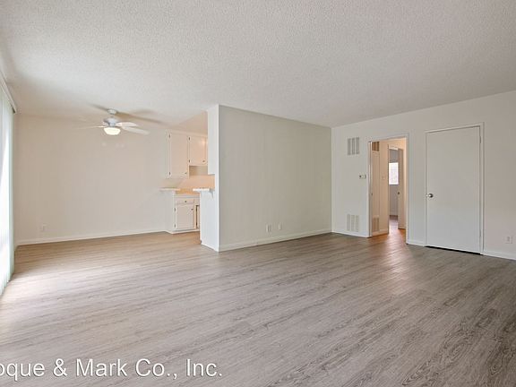 2nd image of 918 11th St APT 2