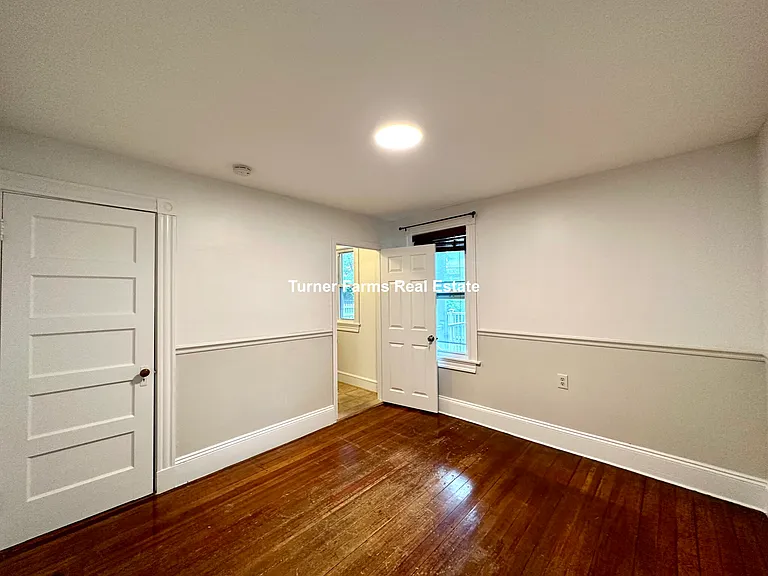 30 Roseclair St — Photo 34
