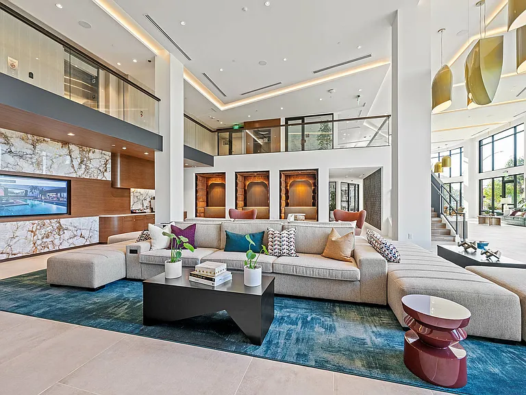 Lobby & Co-work Pods