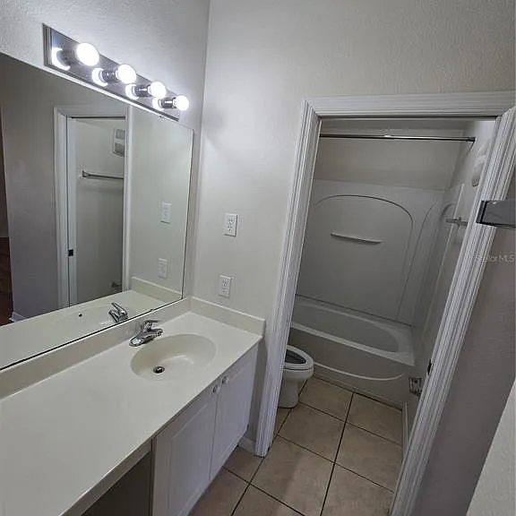 2790 Club Cortile Cir #B — Photo 18