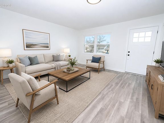 2nd image of 3724 Jacqueline Dr