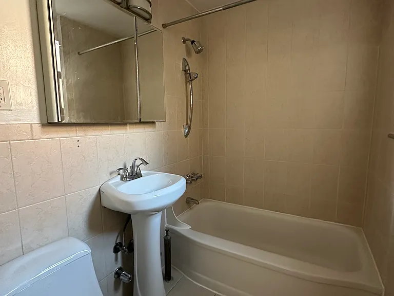 295 Bennett Ave #8G — Photo 4