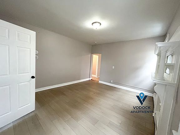 3rd image of 9 W Pearl St APT 2
