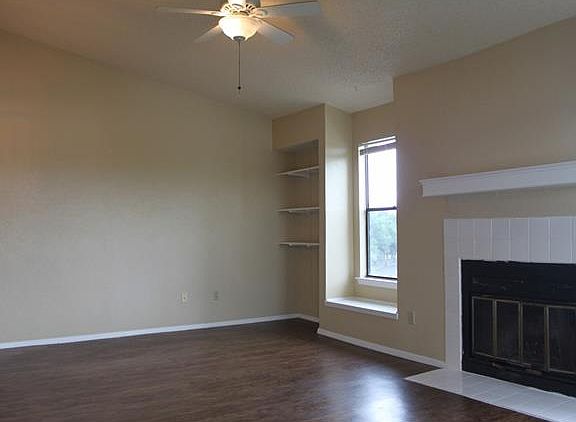 2nd image of 5303 Indio Dr APT C